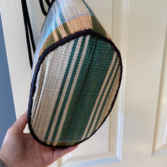 One of a kind rattan clam shell bag - Picture 7 of 11